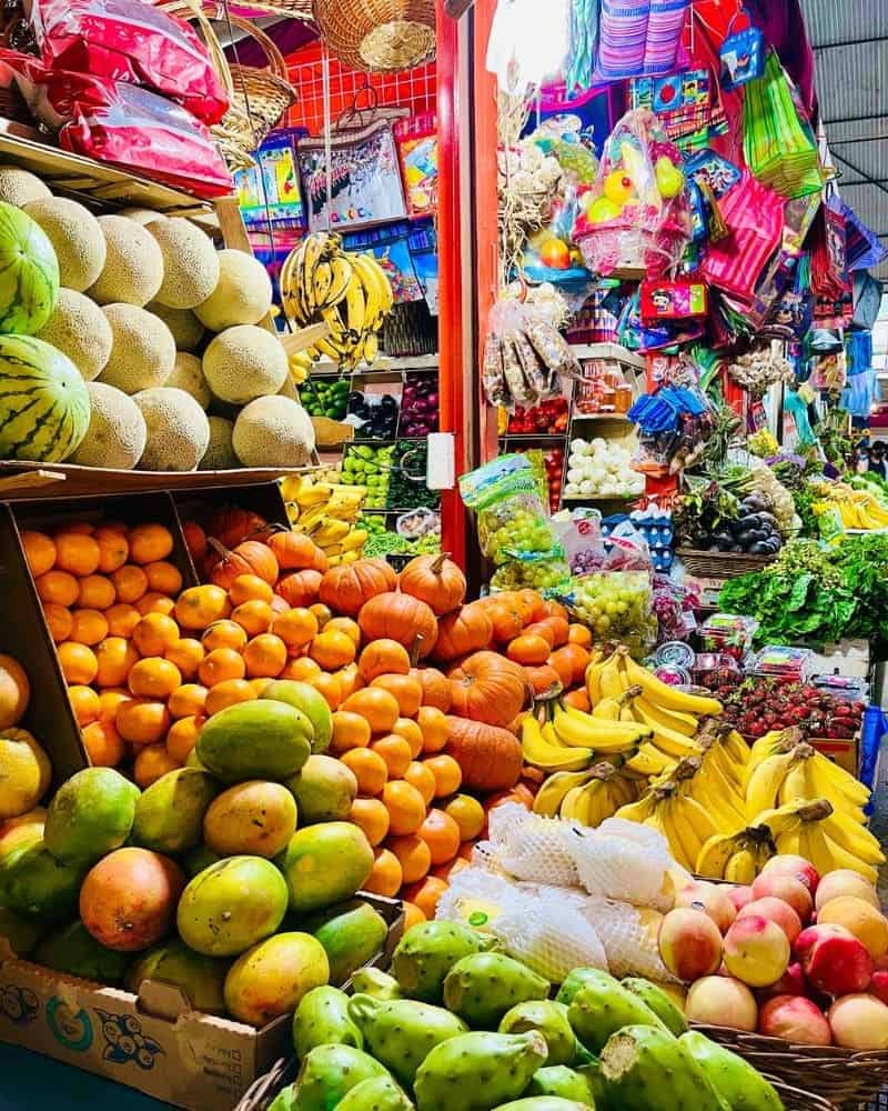produce and fruit market in mexico